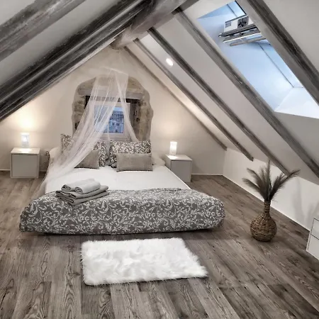 In With Terrace, Air Conditioning, Wifi, Washing Machine 5094-1 * Selca (Brac)